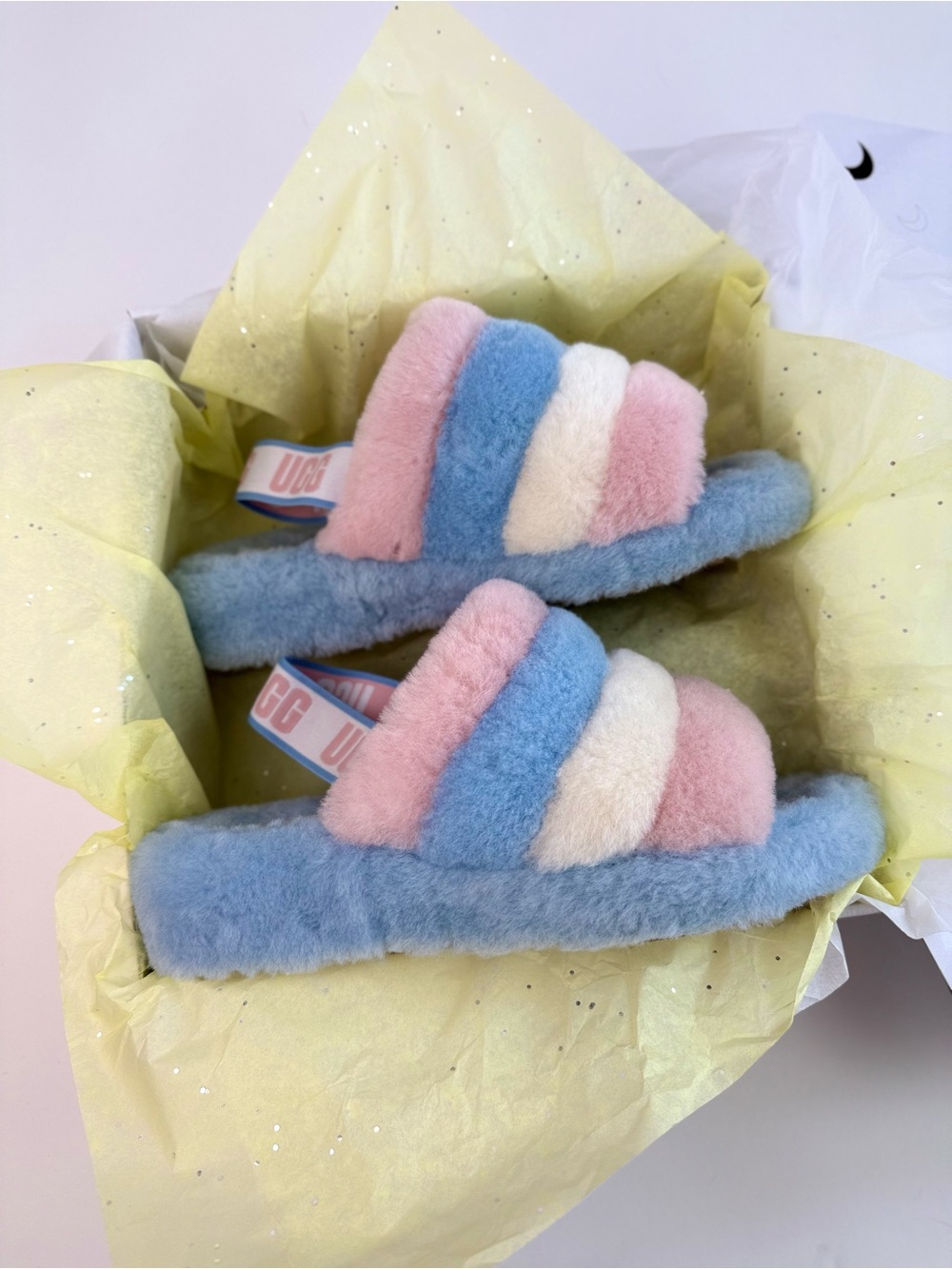 UGG Fluff Yeah Rainbow Stripe Slide Sandals sz 9